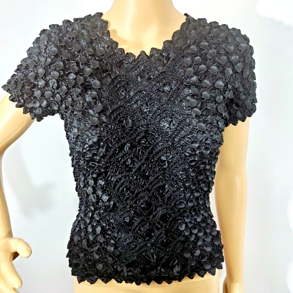 Black Stretchy Textured Short Sleeve Top Size OSFM - Picture 4 of 7